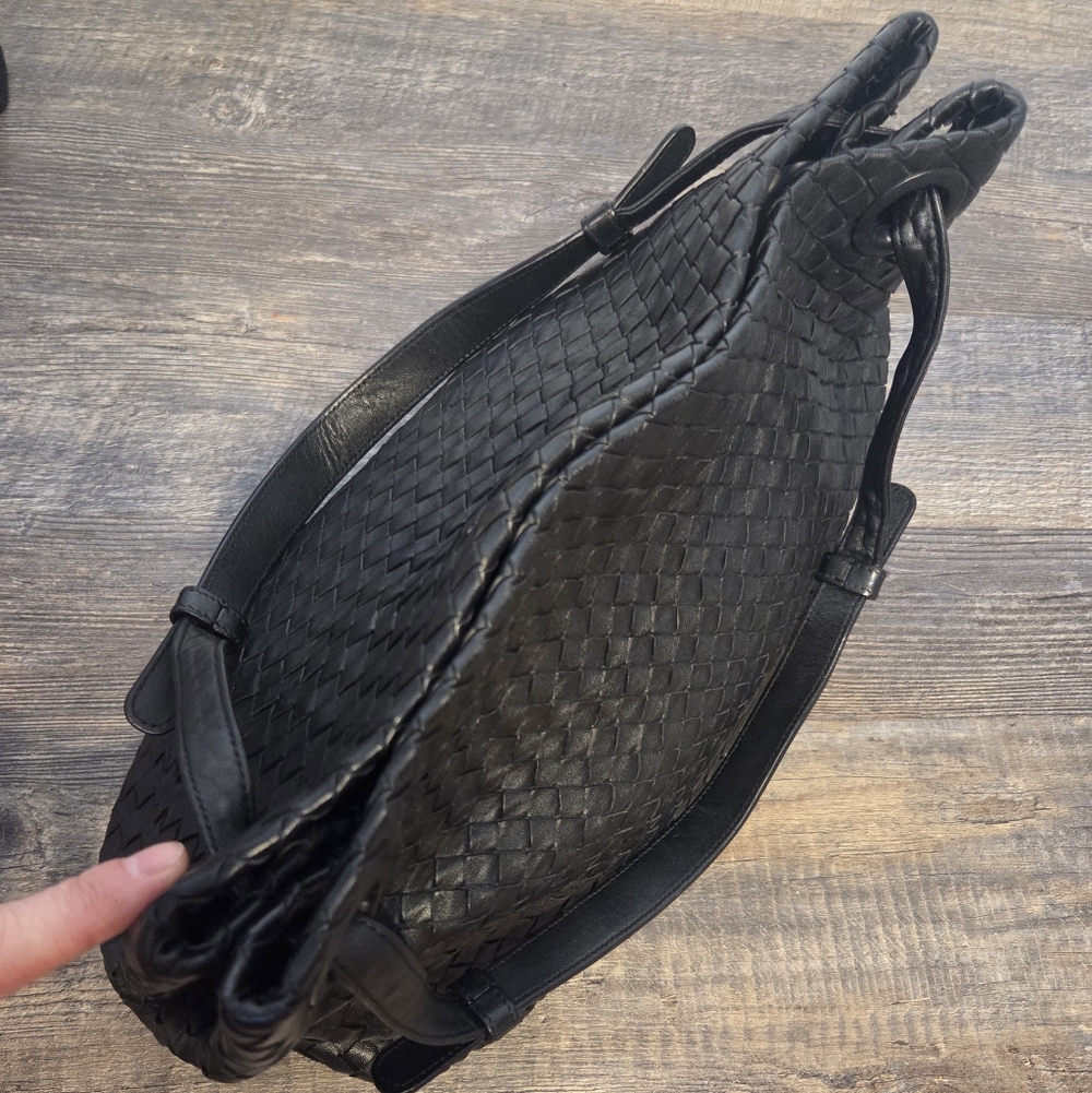 BOTTEGA VENETA Intrecciato Tote Bag Medium Bella Garda Nappa Leather Black Woven - Picture 13 of 16